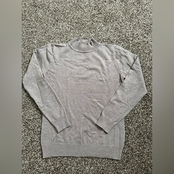 Long sleeve sweater size S/M - Picture 2 of 5